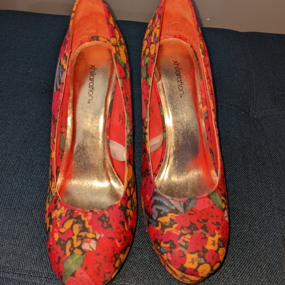 Pumps red floral - Picture 2 of 2